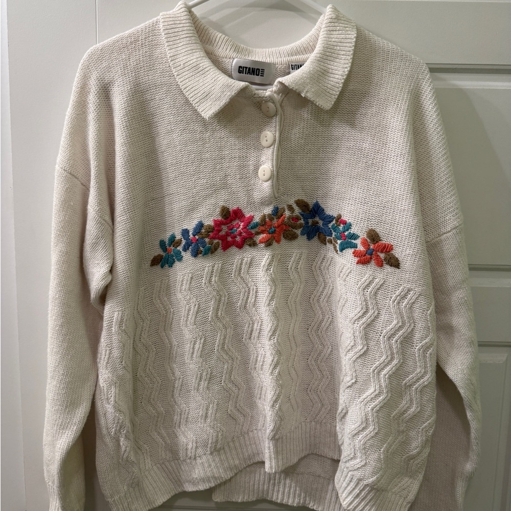 Grandma Cottagecore Gitano Ivory Sweater with Colorful Floral Design